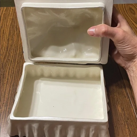 Ceramic Santa Sleeping Under Colorful Quilt Trinket Box with Removable Lid - Picture 6 of 7